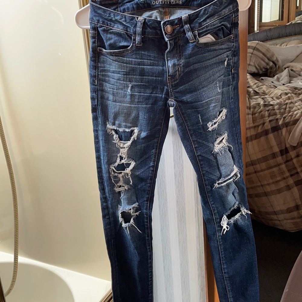 American eagle outfitter ripped jeans. Size 00